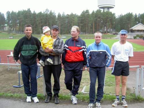 Jarmo Pietilä, Akseli ja Teemu Lammi, Mika Hietala, Petteri Lepistä ja Kari Auvinen. (c) Sirkku Pietilä.